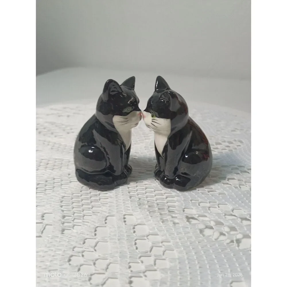 Tuxedo Salt and Pepper Kitties Cracker Barrel~ New~